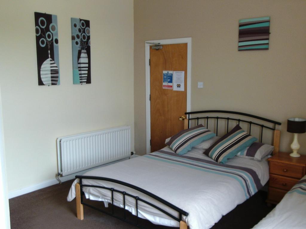 The Balmoral & Terrace Guest Houses Sunderland  Room photo
